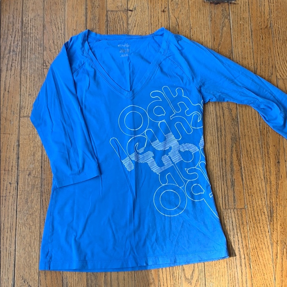 Oakley 3/4 sleeve v-neck shirt
